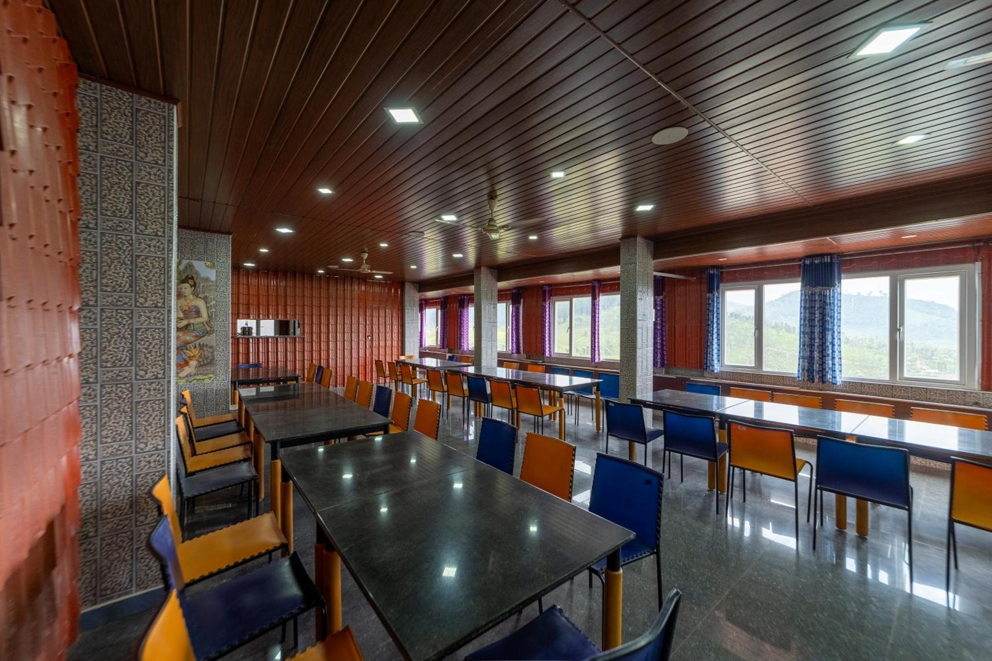 Sri Nandha Luxury Comforts Vālpārai 外观 照片